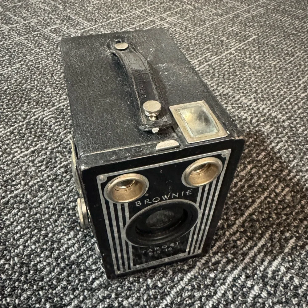 Vintage Kodak Brownie Target Six-16 Box Camera Working Shutter Untested 40s 50s